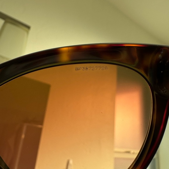 Prada Aunthentic Tortoise cat eye sunglasses - Picture 5 of 7